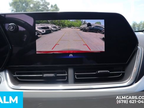 Used 2025 Chevrolet Trax LT w/ LT Convenience Package FWD image 32