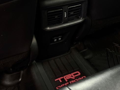 Used 2020 Toyota RAV4 TRD Off-Road AWD/4WD image 31