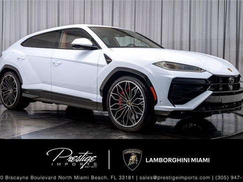 Used 2025 Lamborghini Urus SE image 1