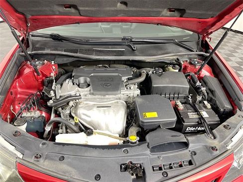 Used 2014 Toyota Camry SE image 29