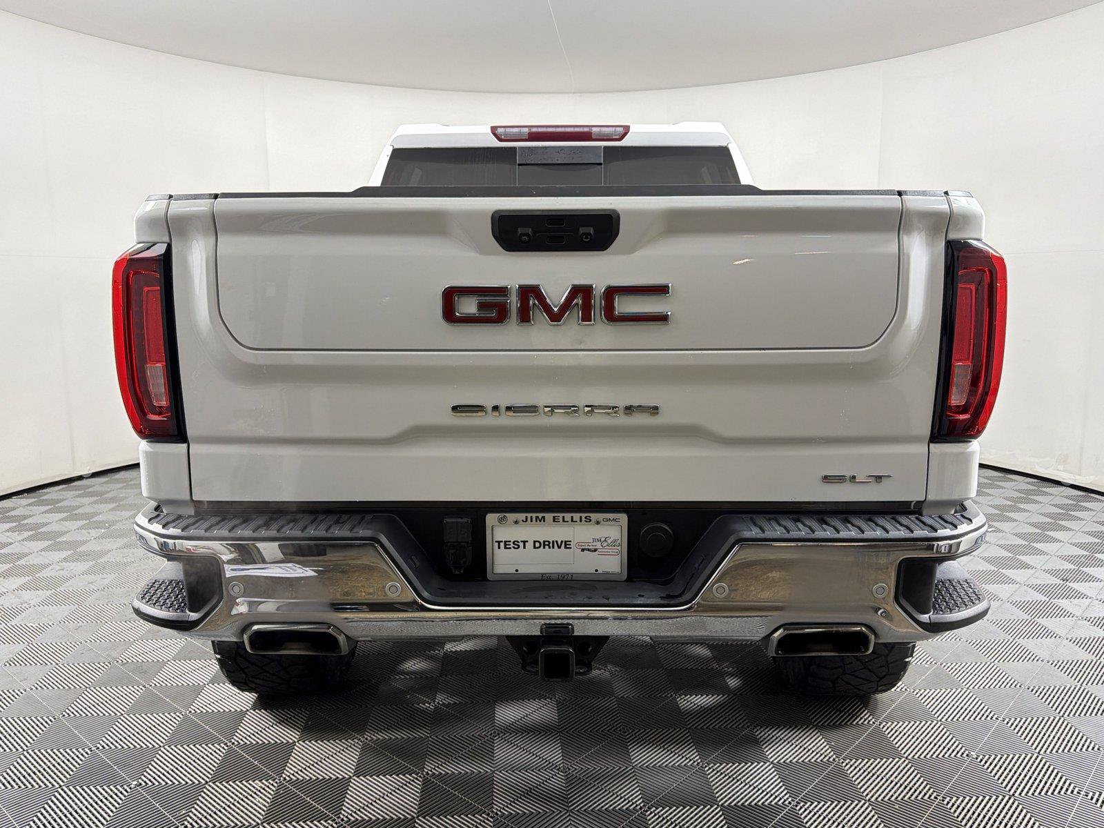 Used 2023 GMC Sierra 1500 SLT w/ SLT Premium Plus Package AWD/4WD image 5