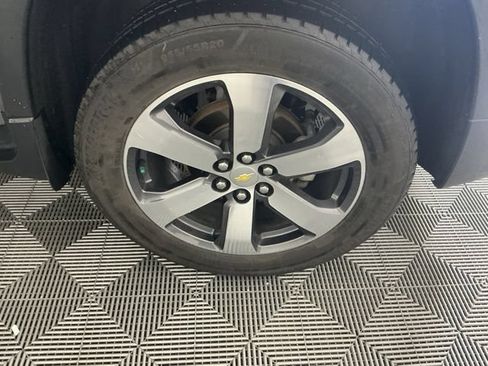 Used 2020 Chevrolet Traverse LT w/ LT Premium Package AWD/4WD image 18