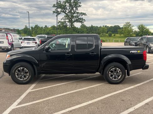 Used 2018 Nissan Frontier PRO-4X AWD/4WD image 2