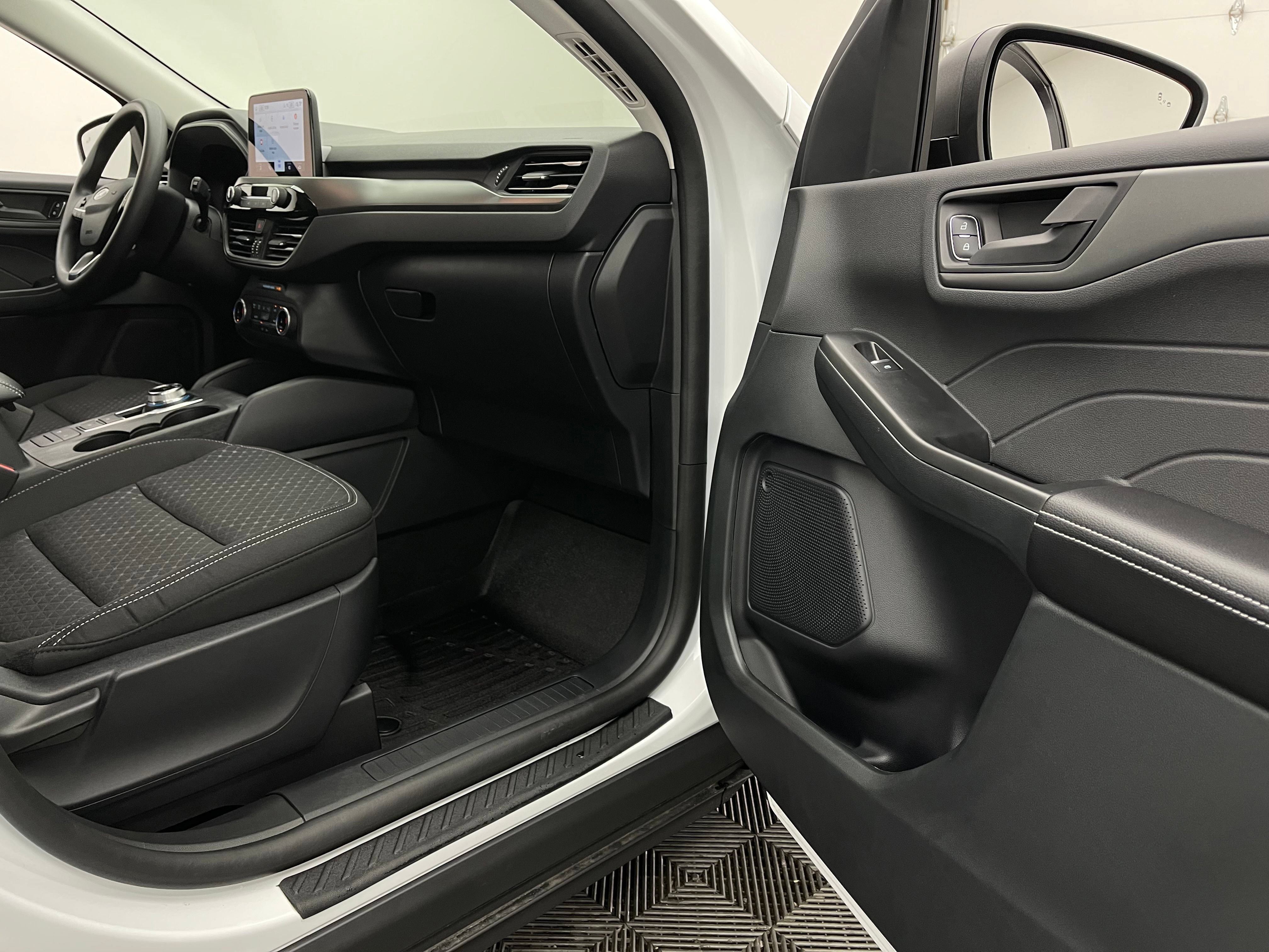 Used 2026 Ford Escape Active FWD image 28