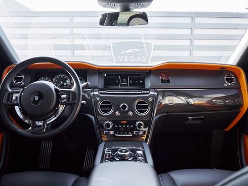 Used 2022 Rolls-Royce Cullinan Black Badge w/ Dark Exterior Package image 4