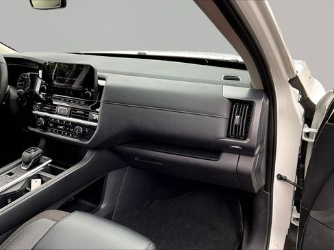 Certified 2024 Nissan Pathfinder SL AWD/4WD image 27