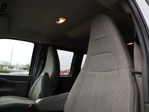 Used 2020 Chevrolet Express 3500 LT w/ LT Preferred Equipment Group image 5