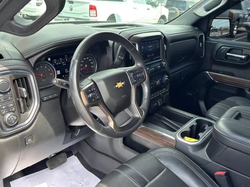 Used 2019 Chevrolet Silverado 1500 High Country w/ Technology Package AWD/4WD image 18