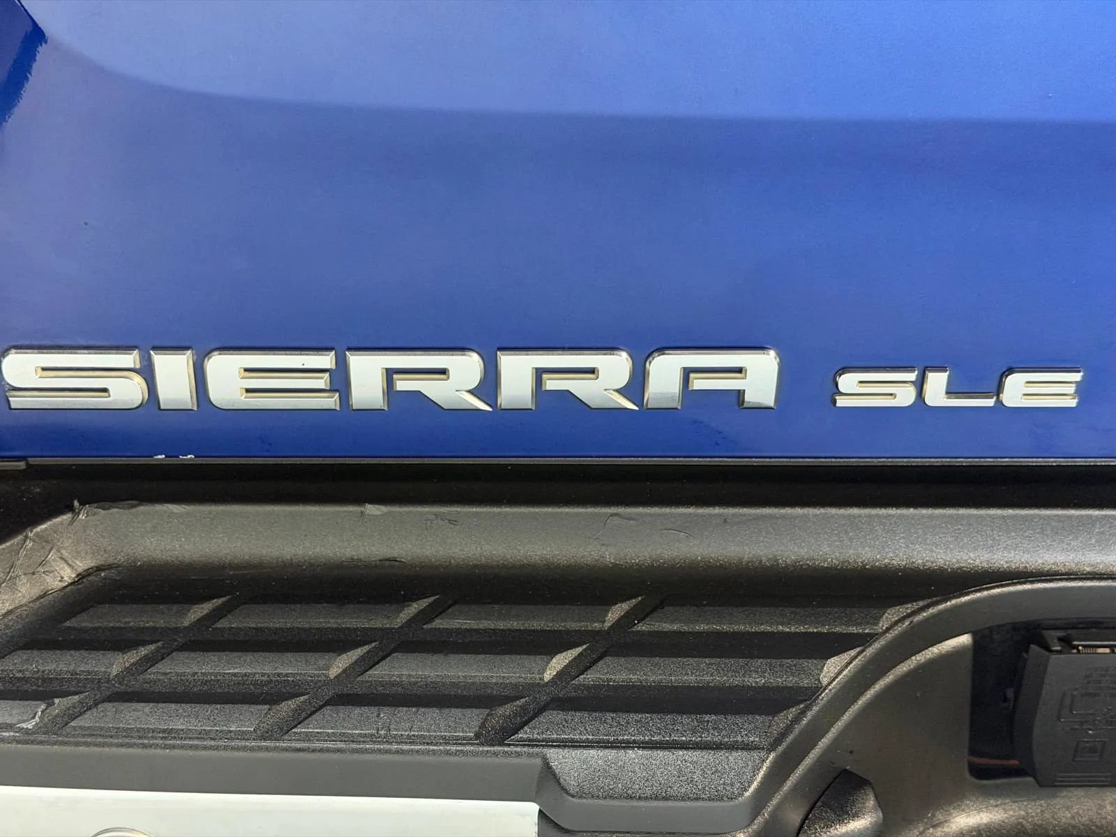 Used 2013 GMC Sierra 2500 SLE w/ SLE Preferred Package AWD/4WD image 11