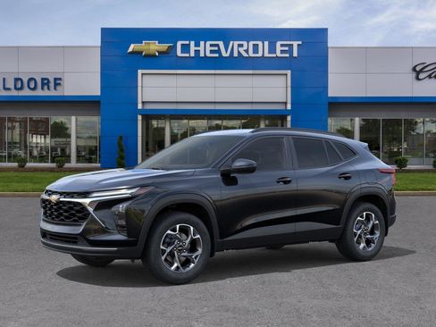 New 2026 Chevrolet Trax LT w/ Driver Confidence Package FWD image 2