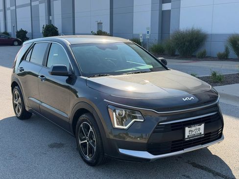 Used 2026 Kia Niro LX FWD image 3