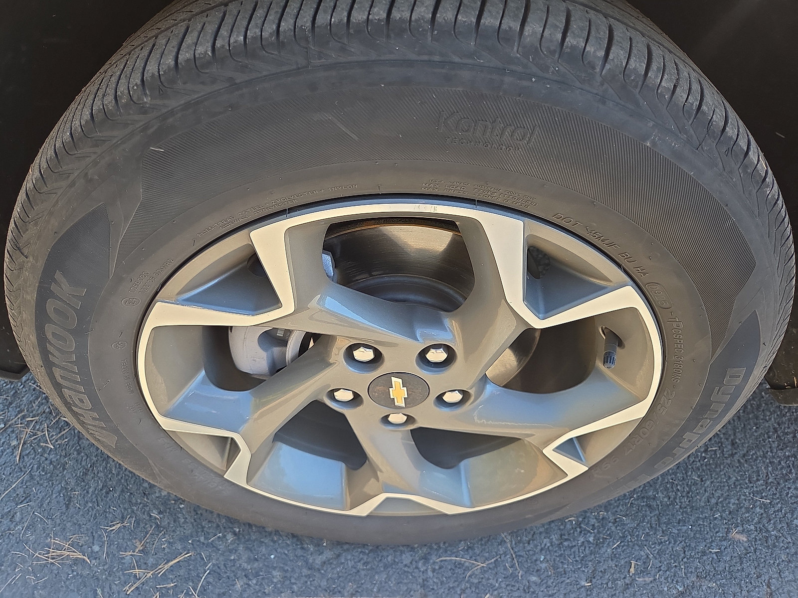 Used 2025 Chevrolet Trax LT w/ LT Convenience Package FWD image 12