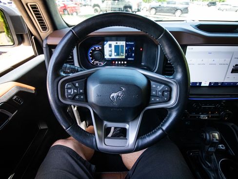 Used 2024 Ford Bronco Outer Banks AWD/4WD image 16