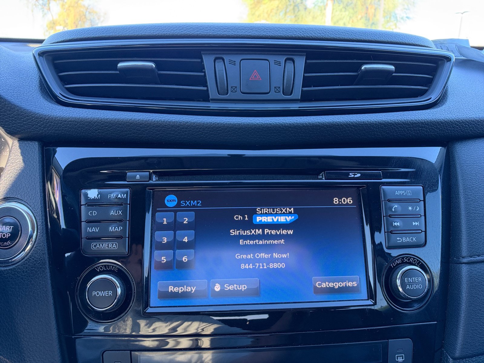 Used 2017 Nissan Rogue SV w/ SV Premium Package FWD image 12