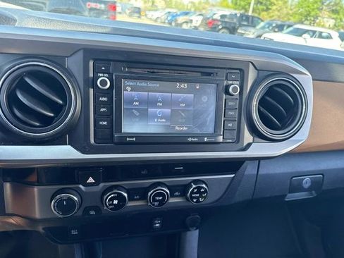 Used 2016 Toyota Tacoma SR5 w/ SR5 Appearance Package (SN) AWD/4WD image 28