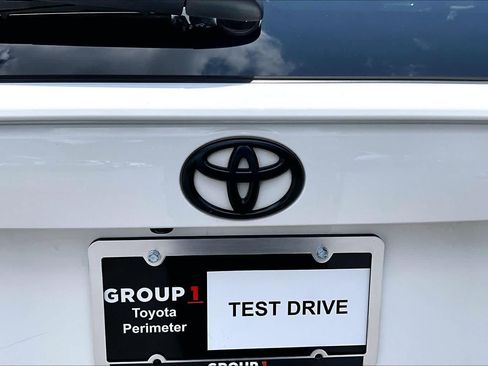 Used 2022 Toyota RAV4 LE FWD image 31