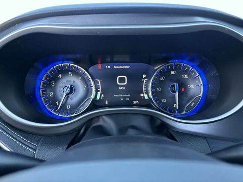 New 2026 Chrysler Pacifica Select image 14