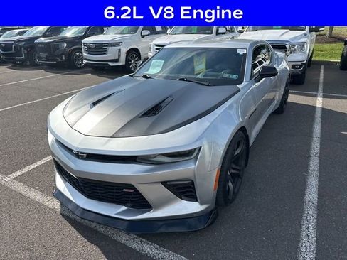 Used 2018 Chevrolet Camaro SS RWD image 3