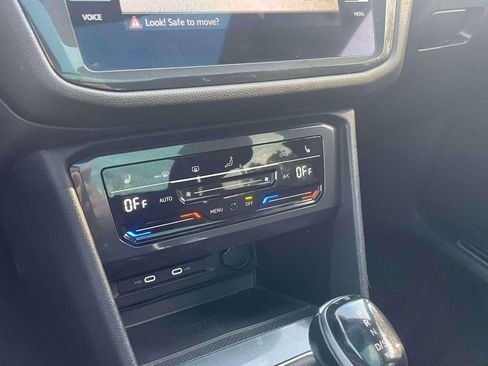 Used 2023 Volkswagen Tiguan SE R-Line image 30