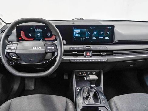 Used 2025 Kia K4 FWD image 12