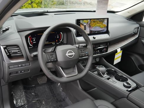New 2026 Nissan Rogue Platinum w/ Platinum Premium Package AWD/4WD image 4