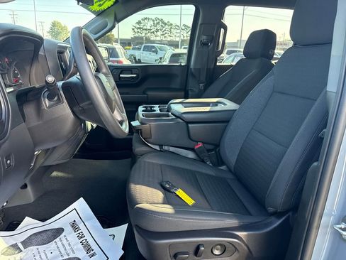 Used 2024 Chevrolet Silverado 1500 Custom image 11