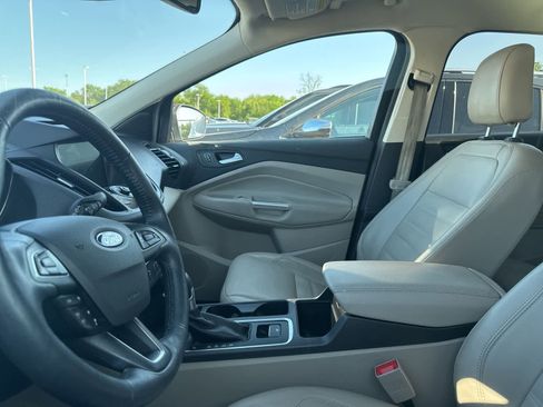 Used 2018 Ford Escape Titanium w/ Ford Safe & Smart Package AWD/4WD image 32