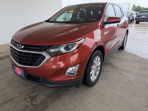 Used 2020 Chevrolet Equinox LT w/ Driver Convenience Package FWD image 4