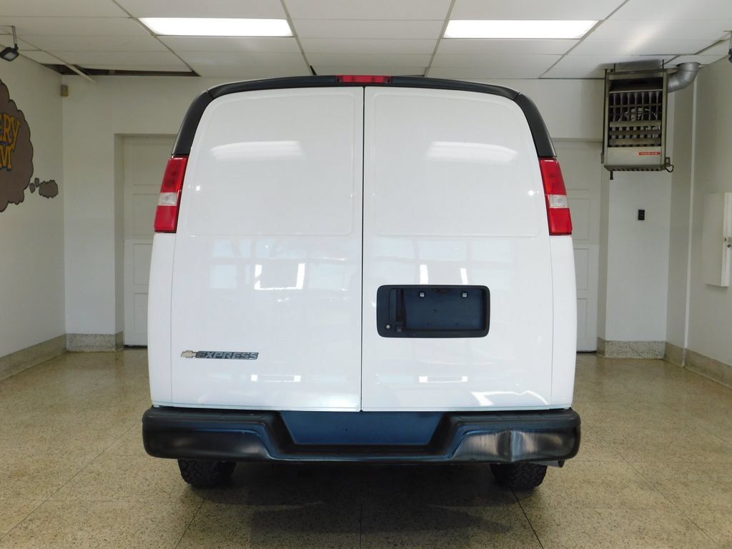 Used 2021 Chevrolet Express 2500 w/ Driver Convenience Package RWD image 5