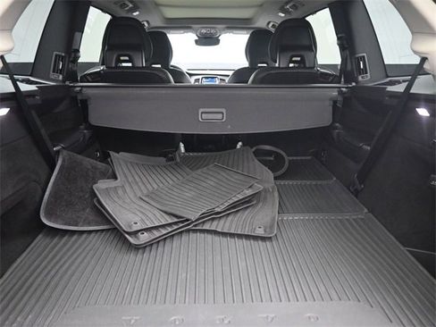 Used 2023 Volvo XC90 B6 Ultimate w/ Protection Package Premier image 32