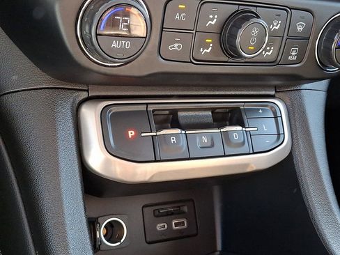 Used 2021 GMC Acadia Denali image 16