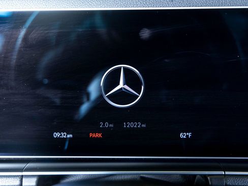 Used 2025 Mercedes-Benz GLE 350 4MATIC image 17