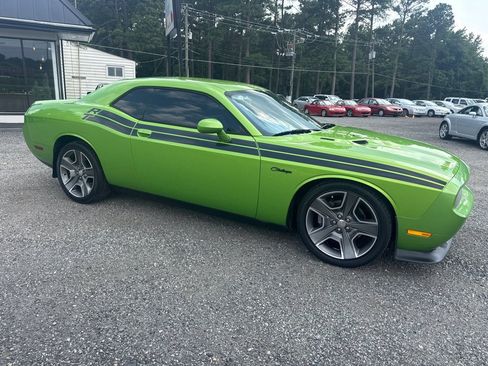 Used 2011 Dodge Challenger R/T RWD image 16