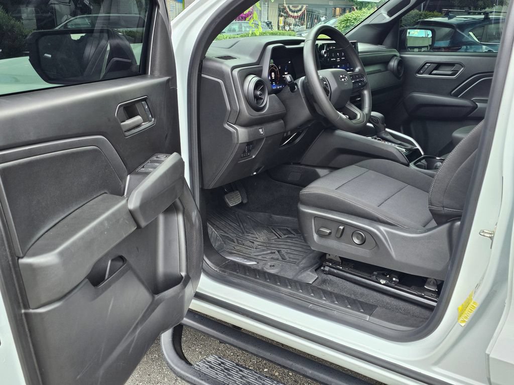 Used 2024 Chevrolet Colorado Trail Boss w/ Technology Package AWD/4WD image 22