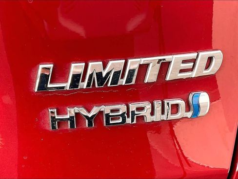 Used 2024 Toyota RAV4 Limited image 9