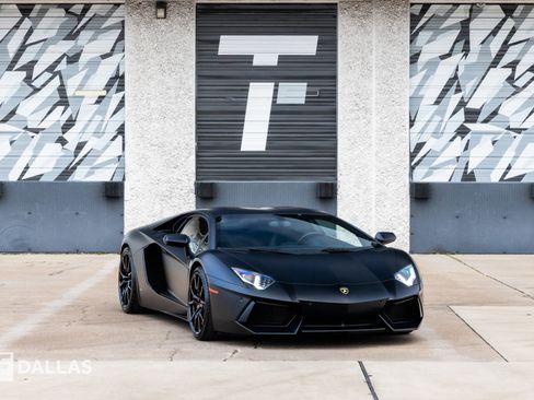 Used 2014 Lamborghini Aventador LP 700-4 image 1