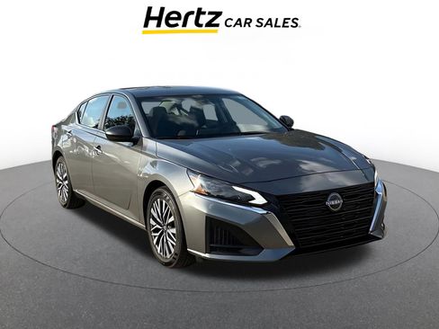 Used 2025 Nissan Altima 2.5 SV image 1