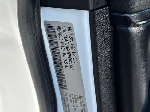 Used 2023 Jeep Grand Cherokee Altitude AWD/4WD image 11