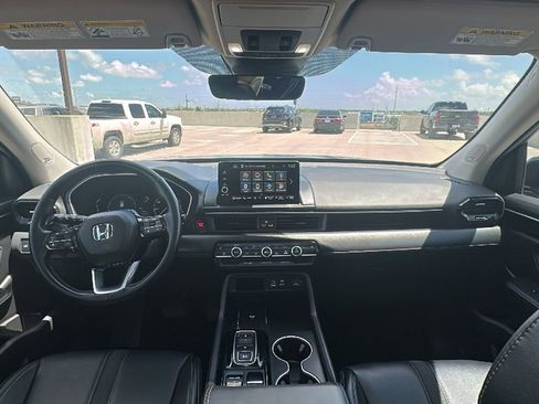 Used 2025 Honda Pilot Touring image 22