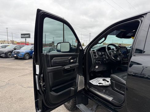 Used 2019 RAM 3500 Limited w/ Max Tow Package AWD/4WD image 11