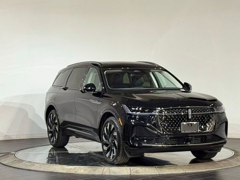 New 2026 Lincoln Nautilus Reserve w/ Jet Appearance Package image 2