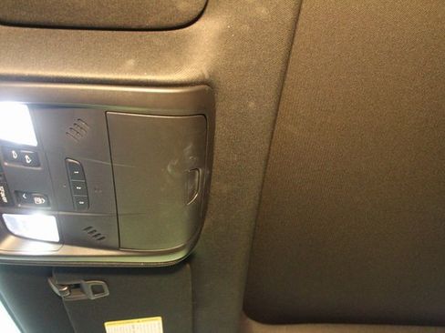 Used 2023 Cadillac XT4 Premium Luxury image 32