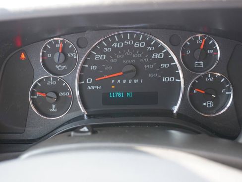 Used 2025 Chevrolet Express 2500 w/ Driver Convenience Package RWD image 10