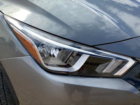 Used 2020 Nissan Versa S FWD image 27