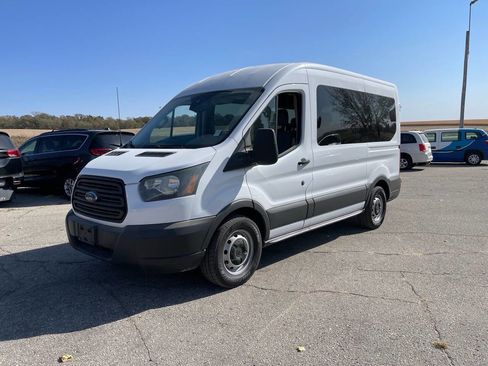 Used 2016 Ford Transit 150 XL image 3