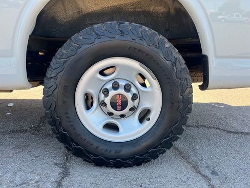 Used 2021 GMC Savana 3500 Extended image 11