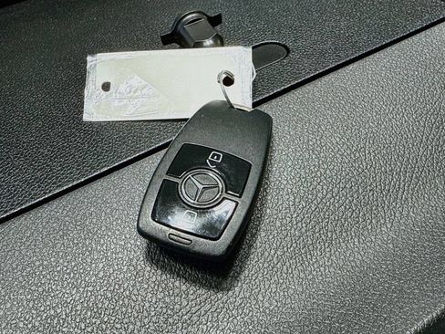 Used 2025 Mercedes-Benz Sprinter 2500 image 17