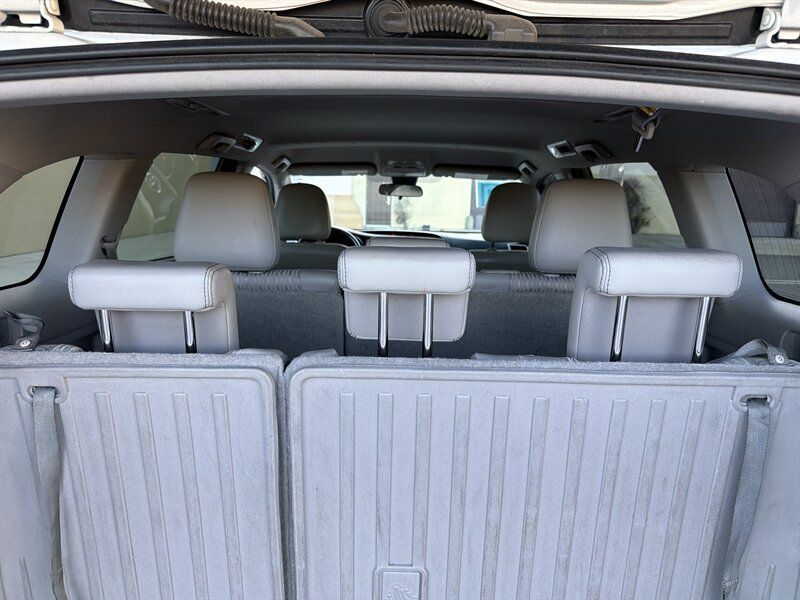 Used 2018 Toyota Highlander Plus FWD image 17
