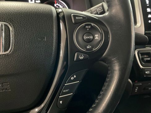 Used 2016 Honda Pilot Touring image 12