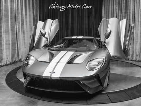 Used 2019 Ford GT RWD image 2